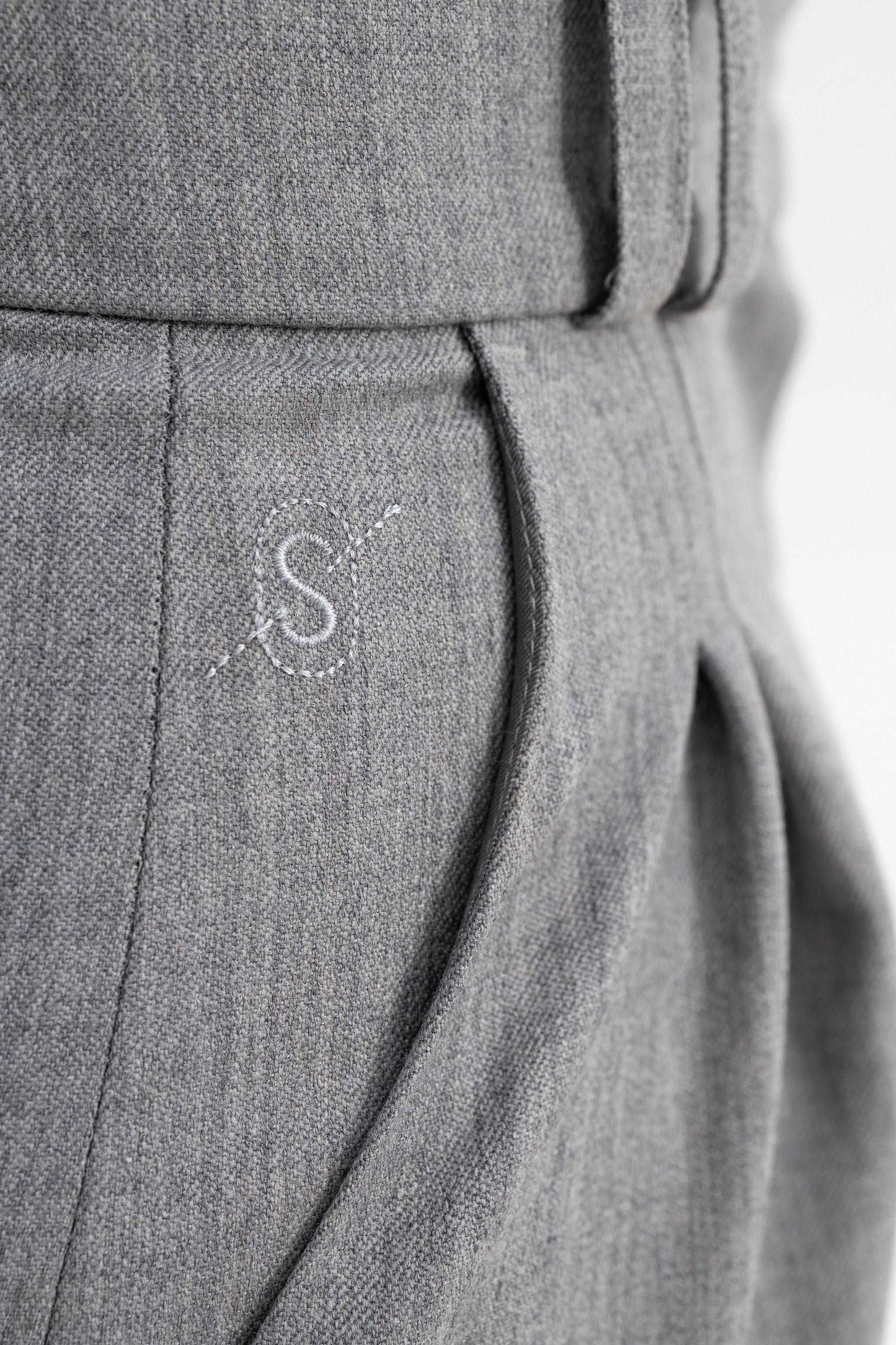 wool-straight-high-waisted-pants-in-grey-with-embroidered-logo-slow-fashion-premium-quality